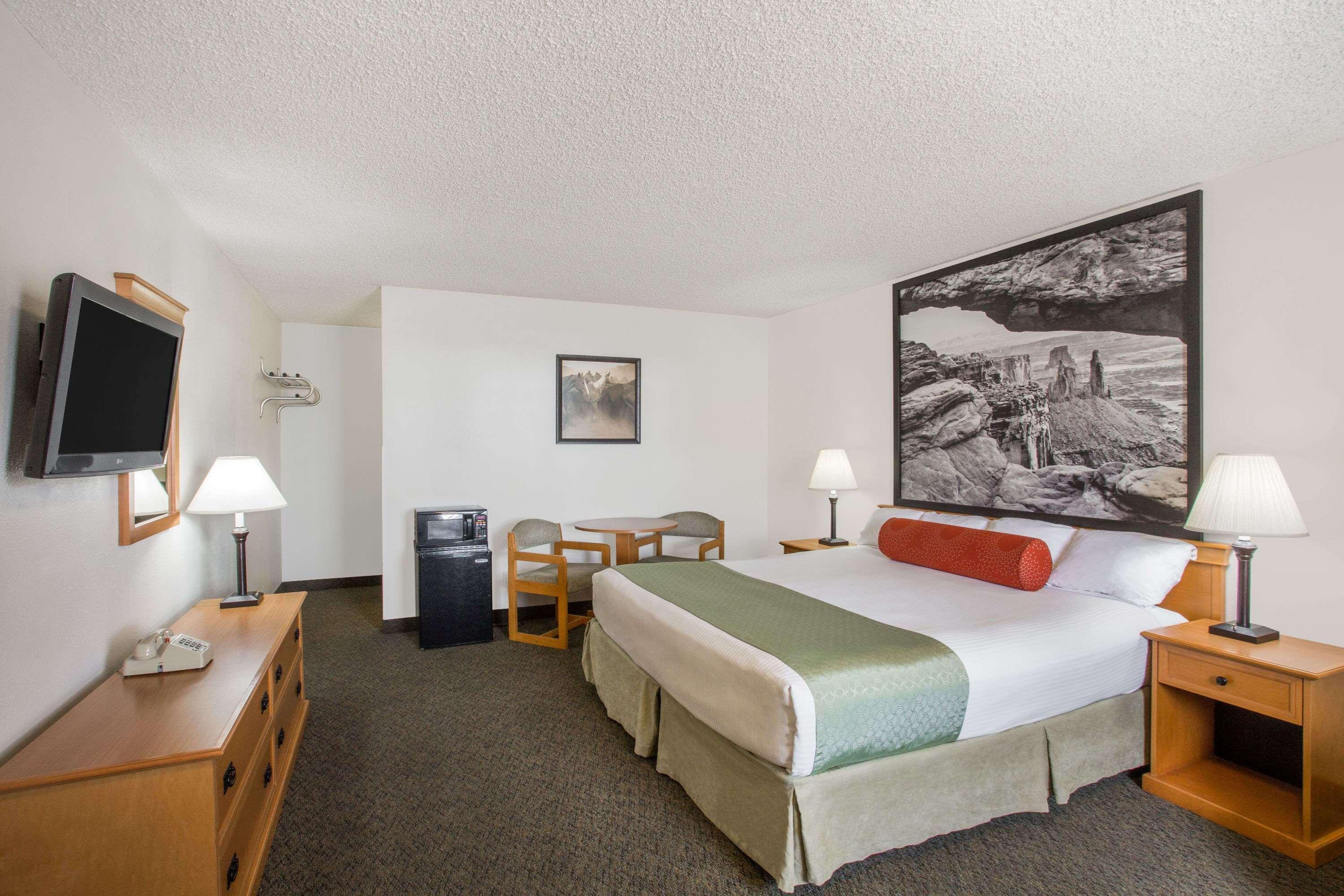Super 8 By Wyndham Salina/Scenic Hills Area Hotell Eksteriør bilde
