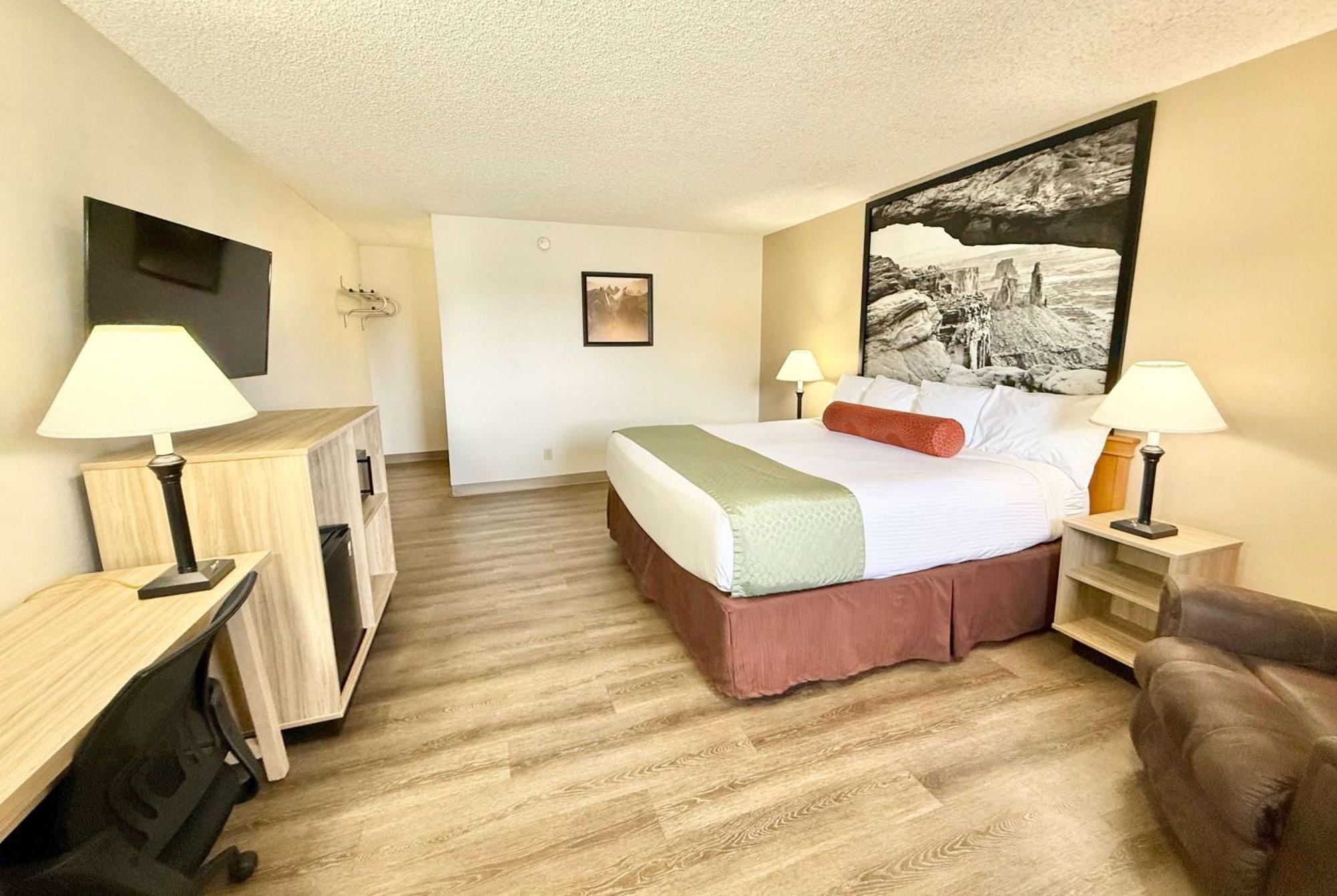 Super 8 By Wyndham Salina/Scenic Hills Area Hotell Eksteriør bilde
